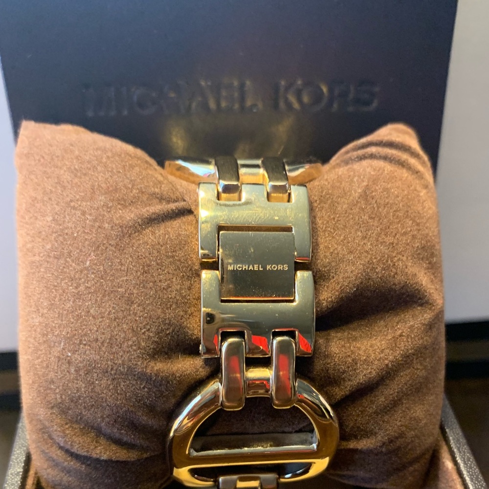 Gold Michael Kors watch - Picture 3 of 7